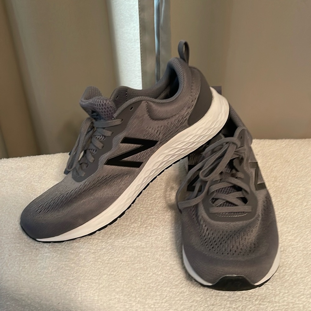Men’s New Balance sneakers